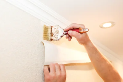 Pose de papier peint au Haut-Bréda — revêtements muraux et toiles de verre